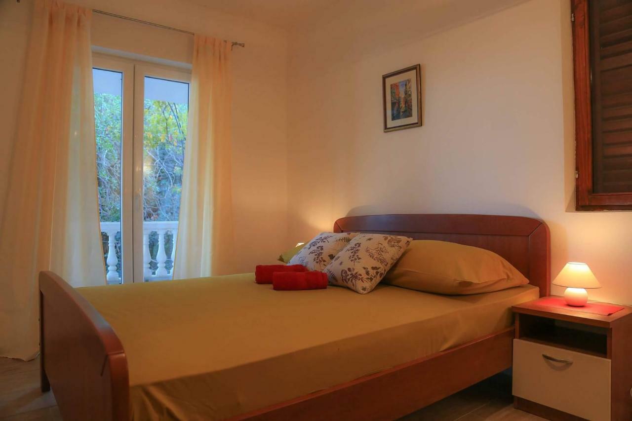 Marivo Guest House Molunat Exterior photo