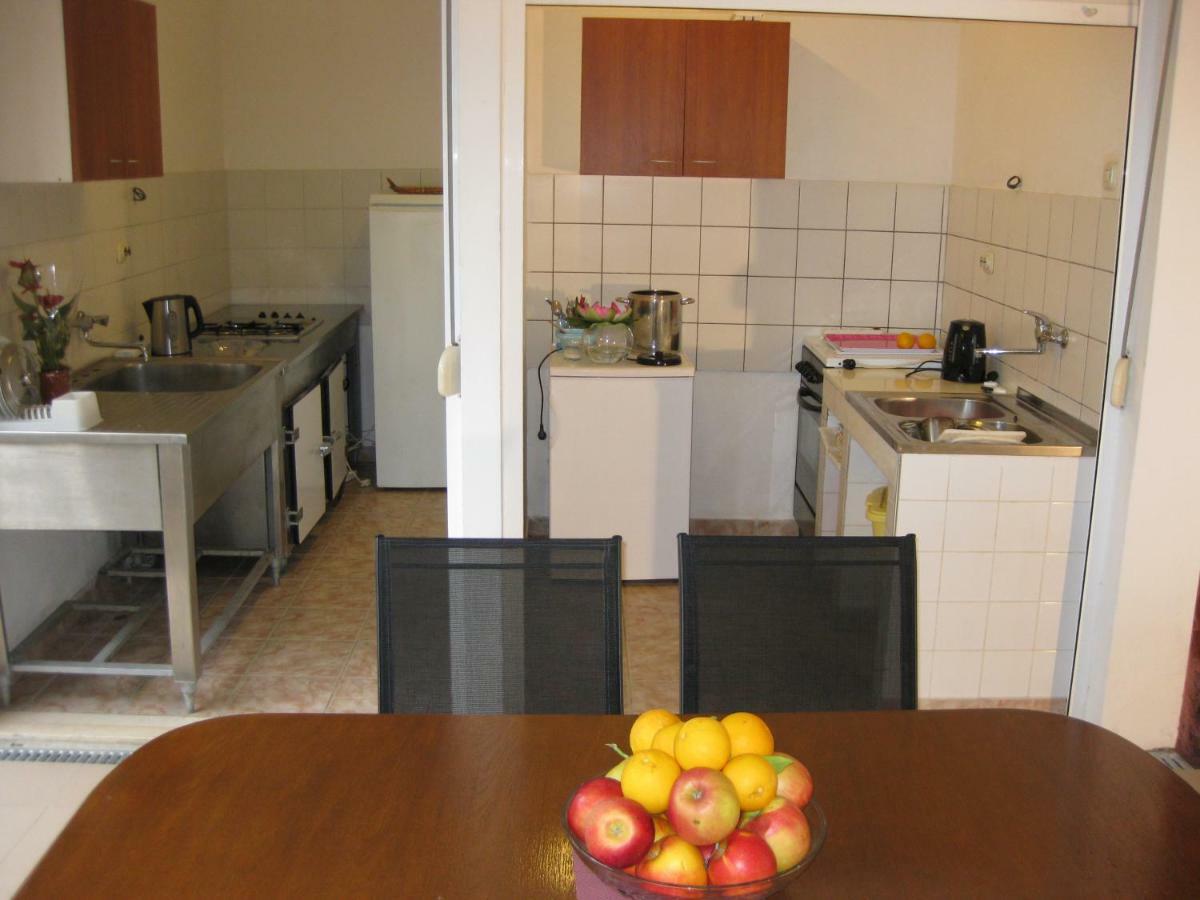 Marivo Guest House Molunat Exterior photo